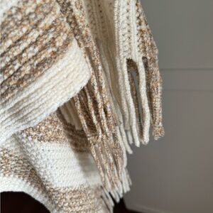 Poncho! Super soft stripe Ivory/beige w/ light brown. Fringe. No size but fits S